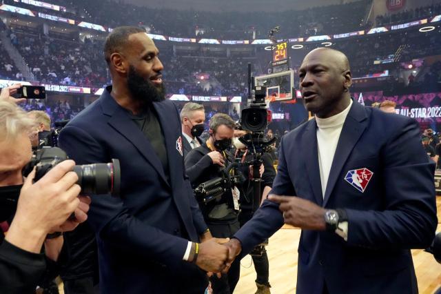 NBA赛程-詹姆斯谈GOAT之争：我和乔丹都伟大 不必踩一捧一